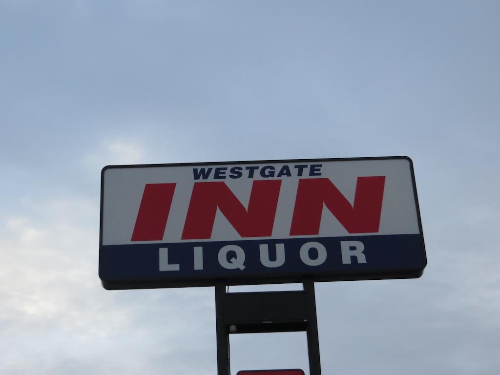 Westgate Inn Edmonton Buitenkant foto