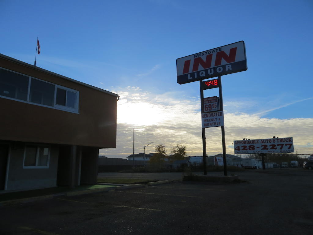Westgate Inn Edmonton Buitenkant foto